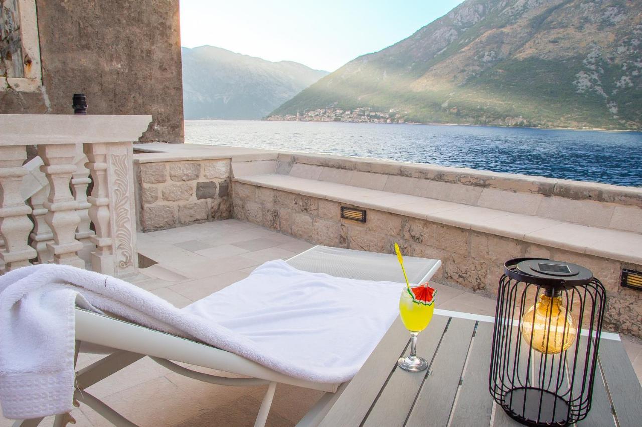 Pallazo Uniqato Seafront Kotor Exterior photo